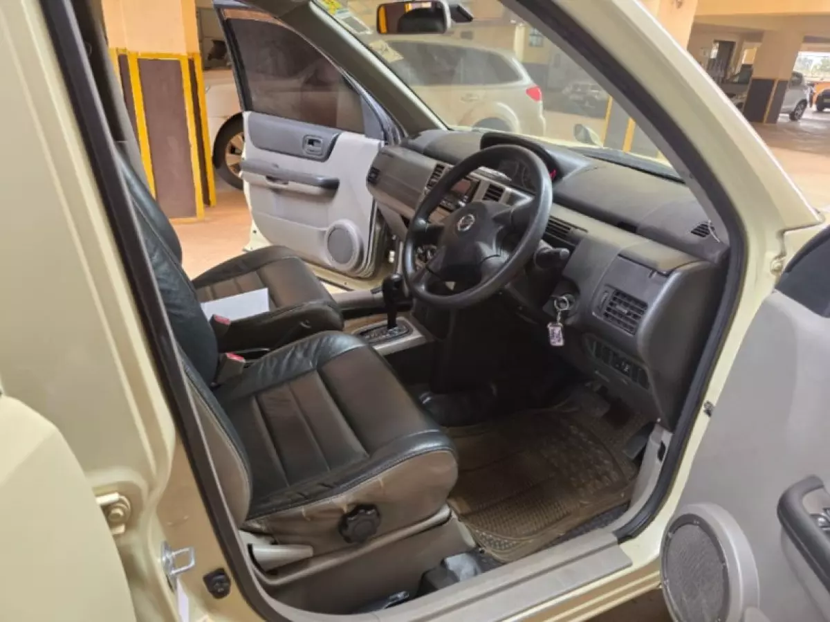 interiorFront