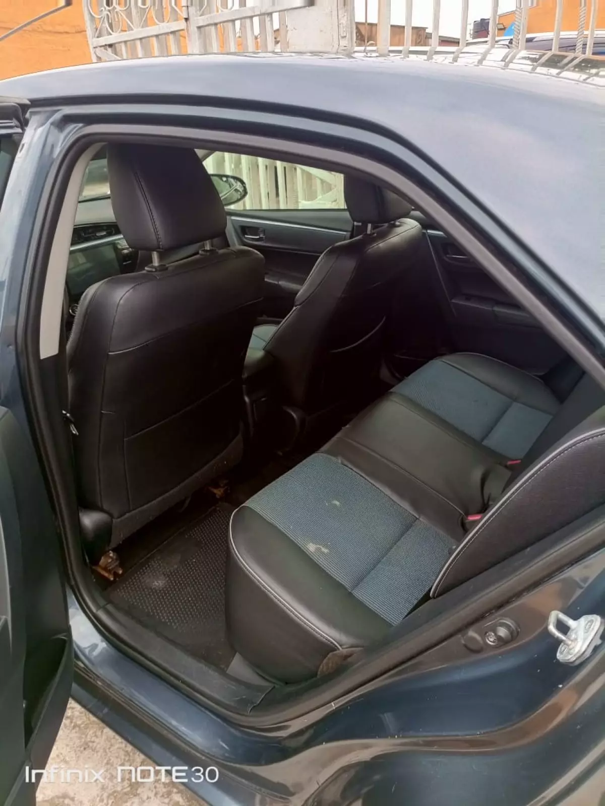 interiorFront