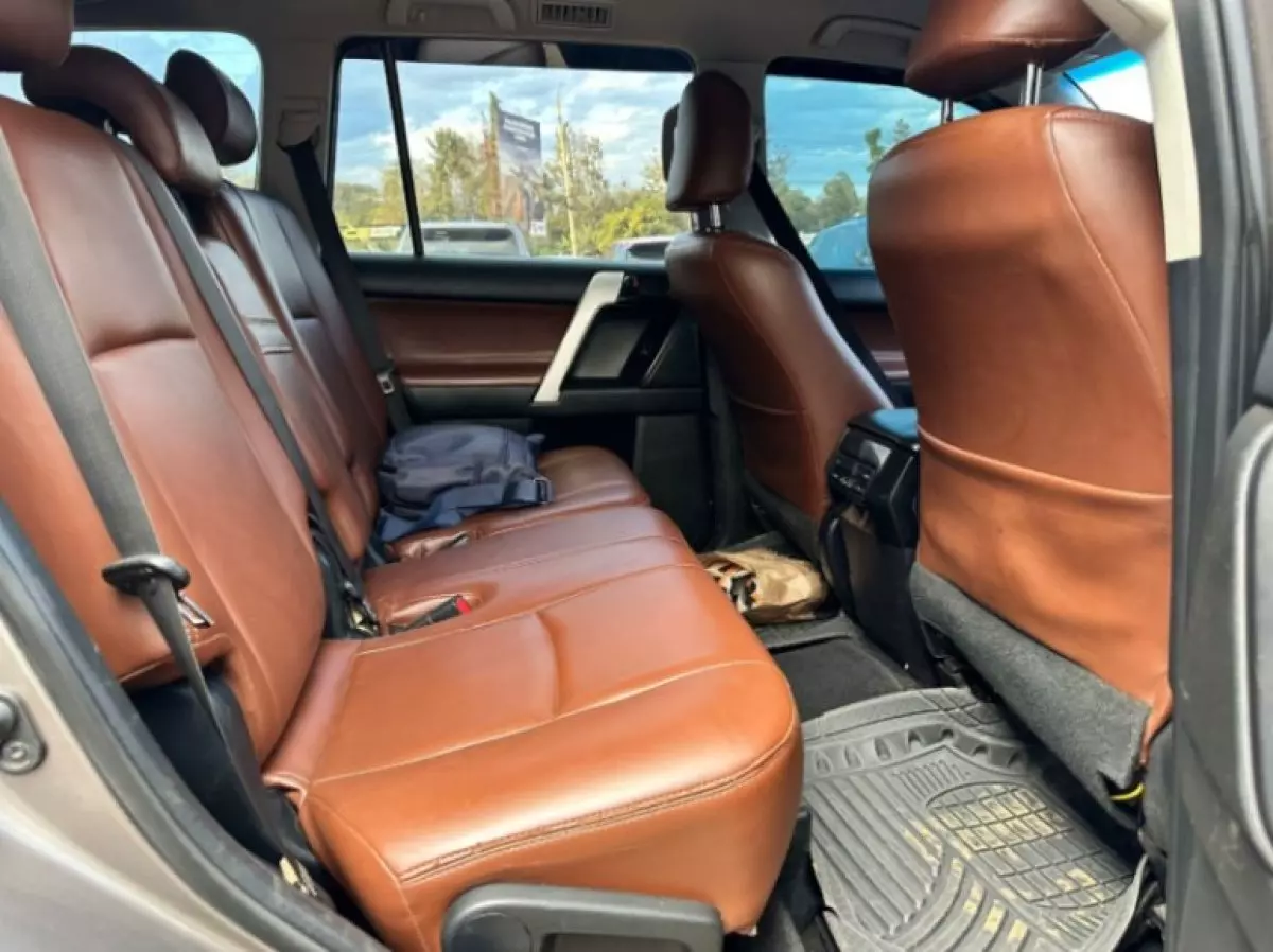 interiorBack