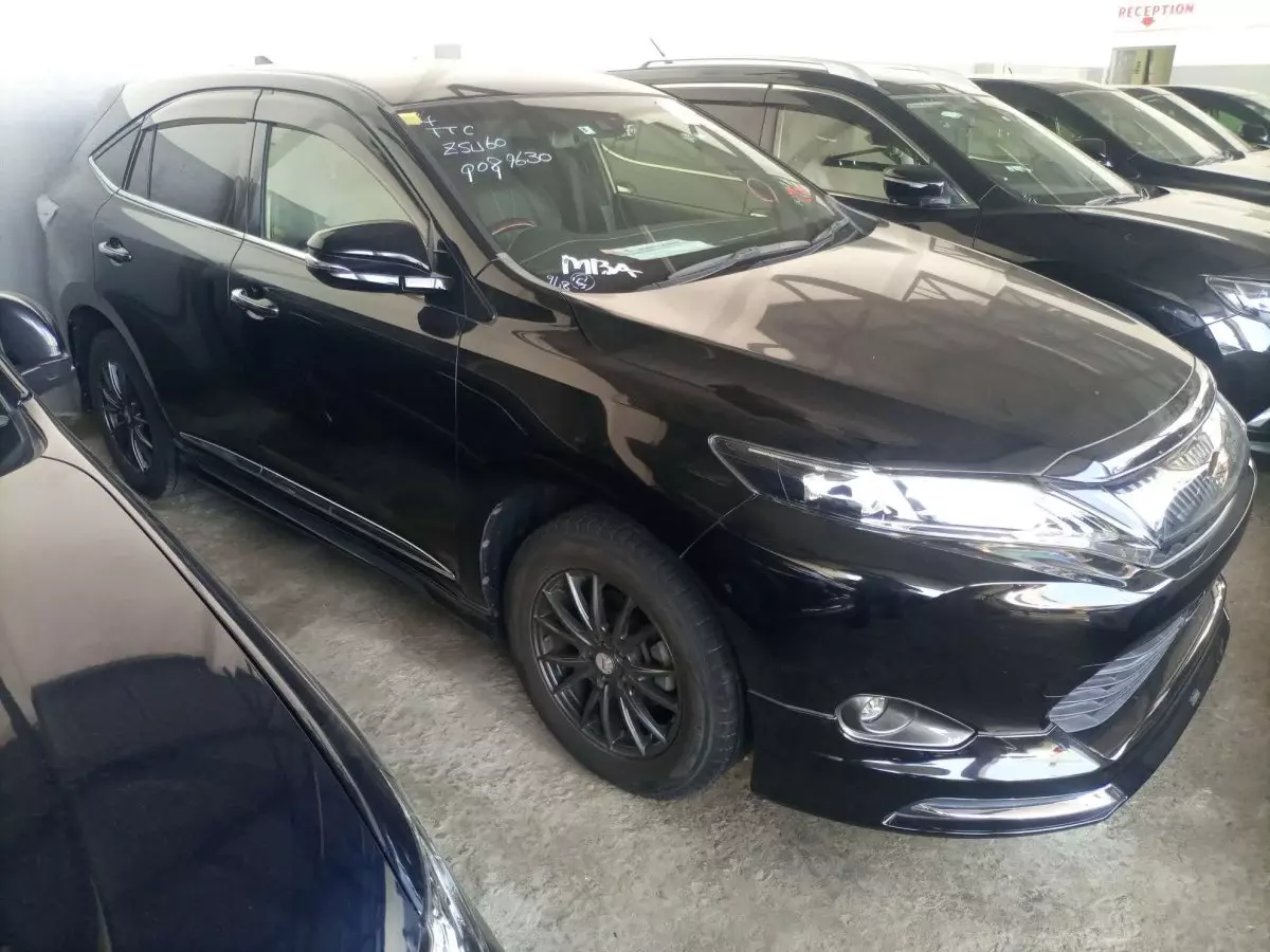 Toyota Harrier - 2016