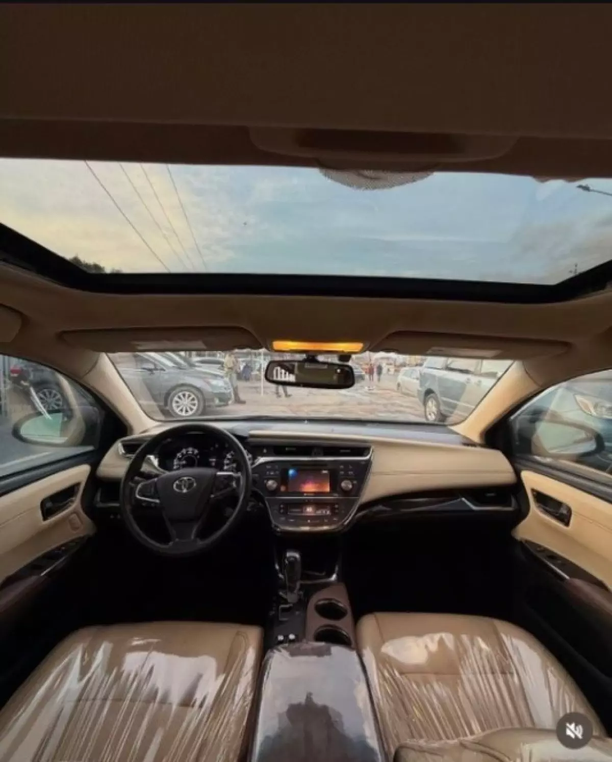 interiorFront