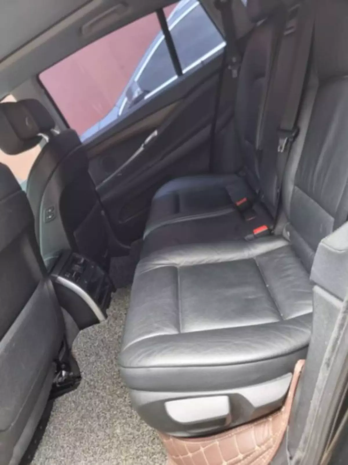 interiorBack