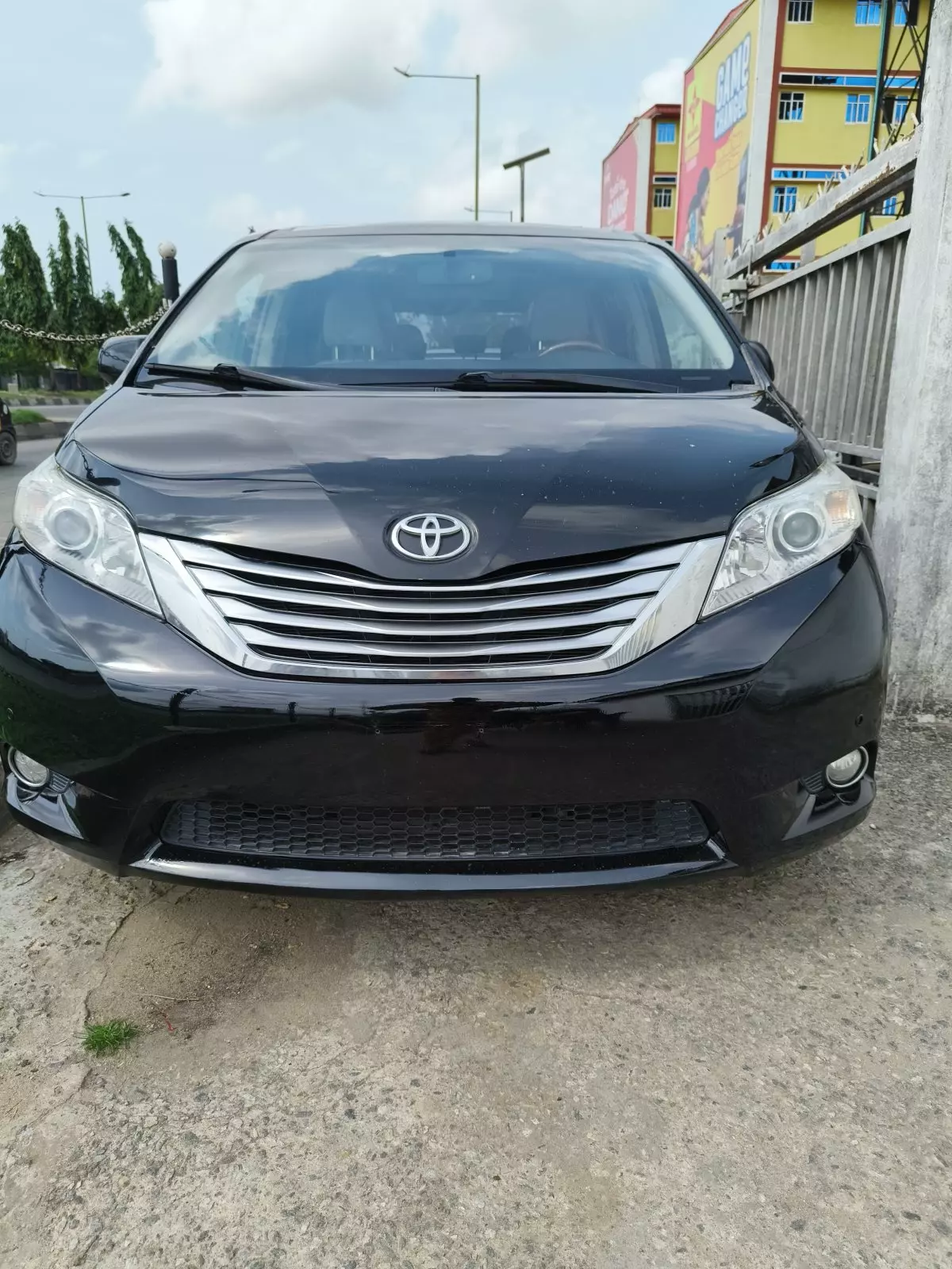 Toyota Sienna - 2011