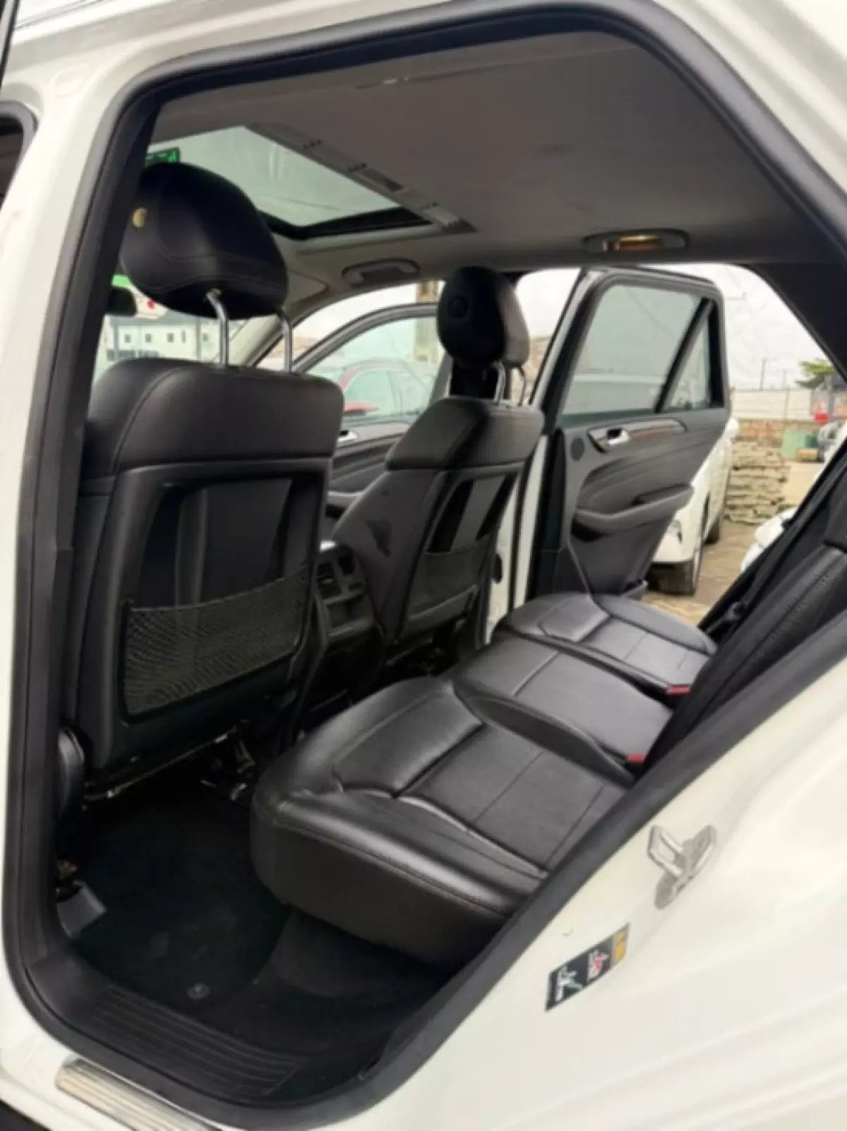 interiorBack