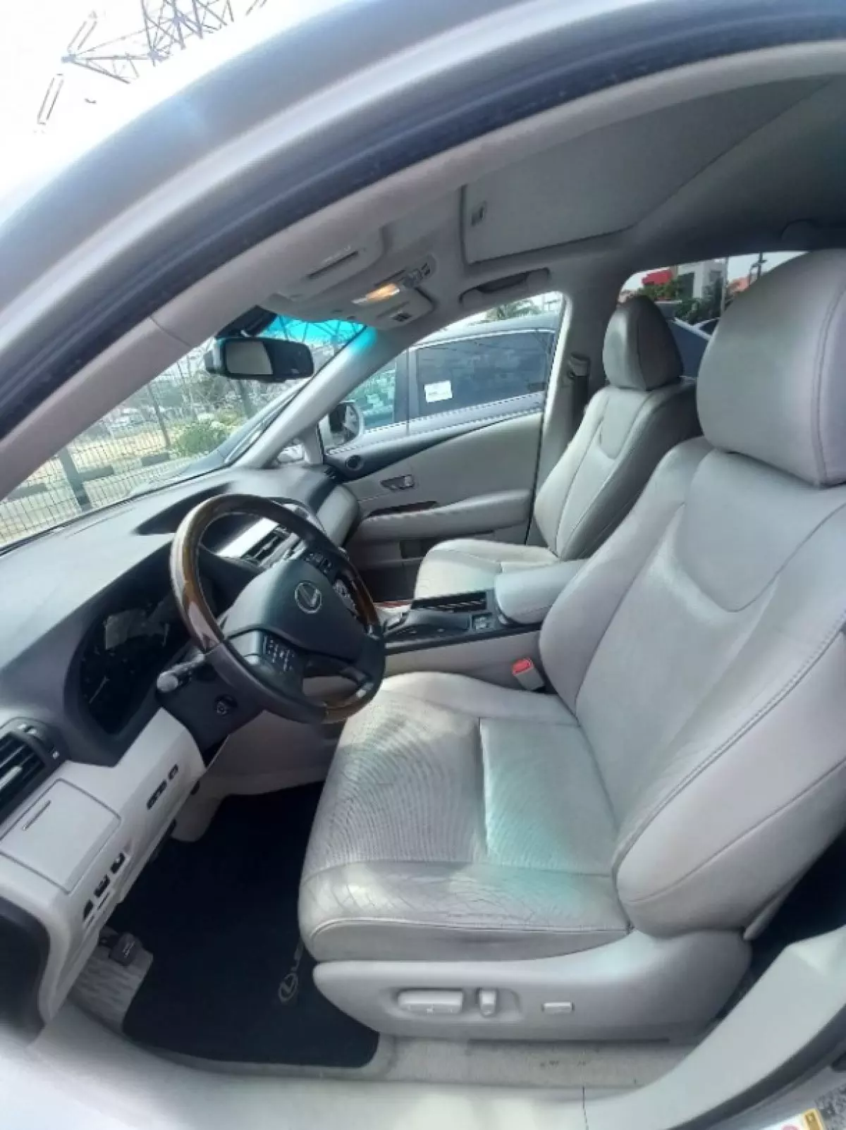interiorFront