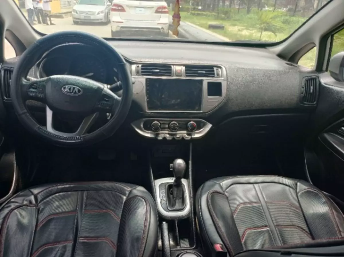 interiorFront
