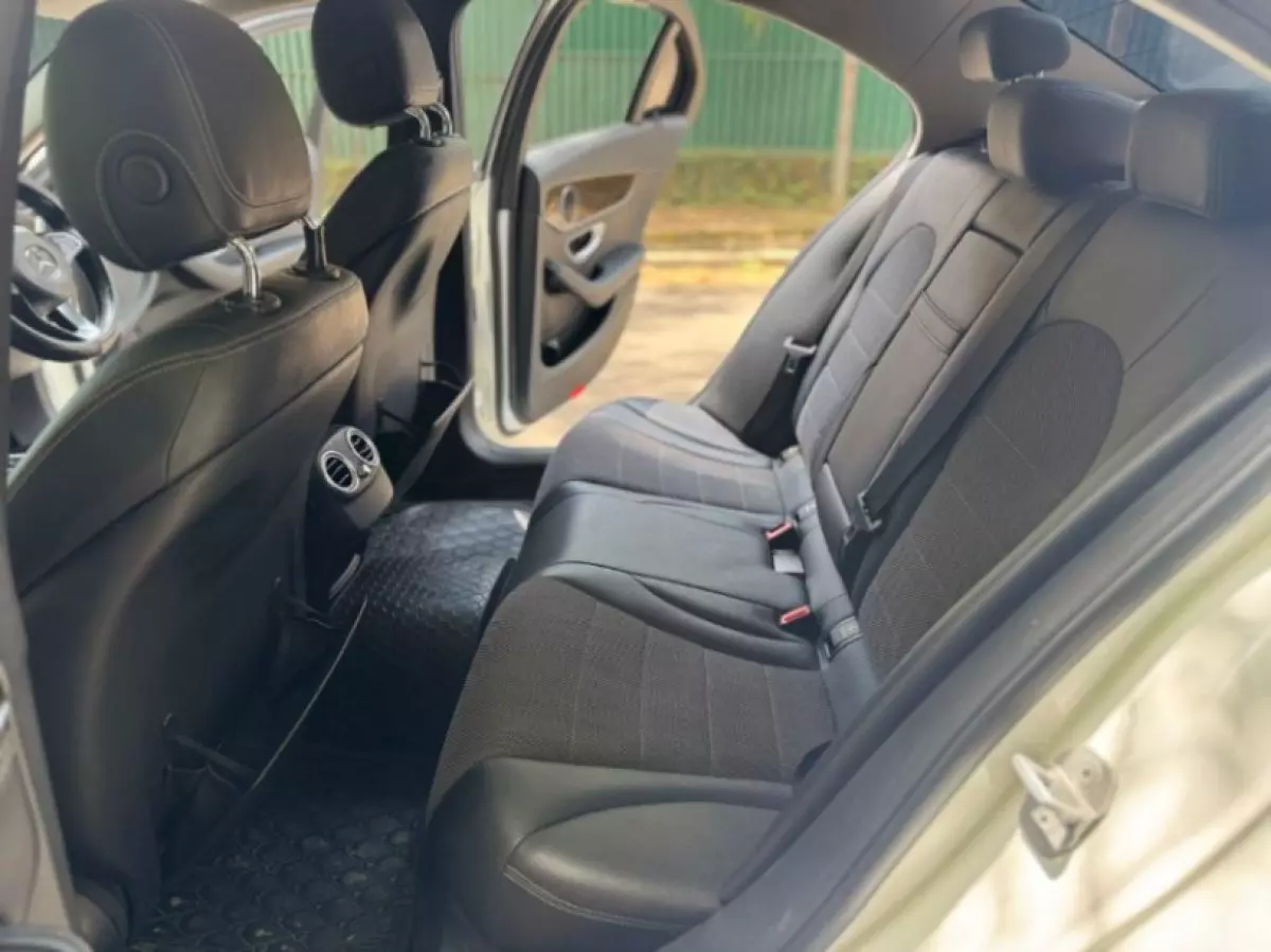 interiorBack