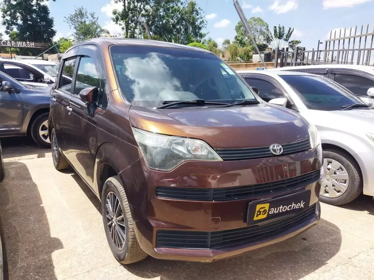 Toyota Spade  - 2013