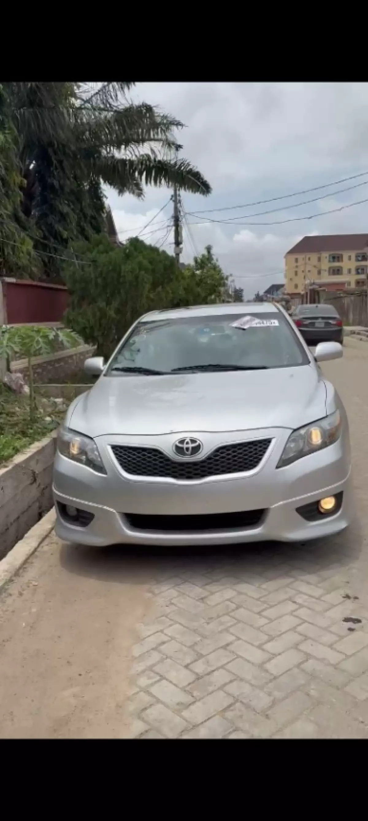 Toyota Camry - 2010