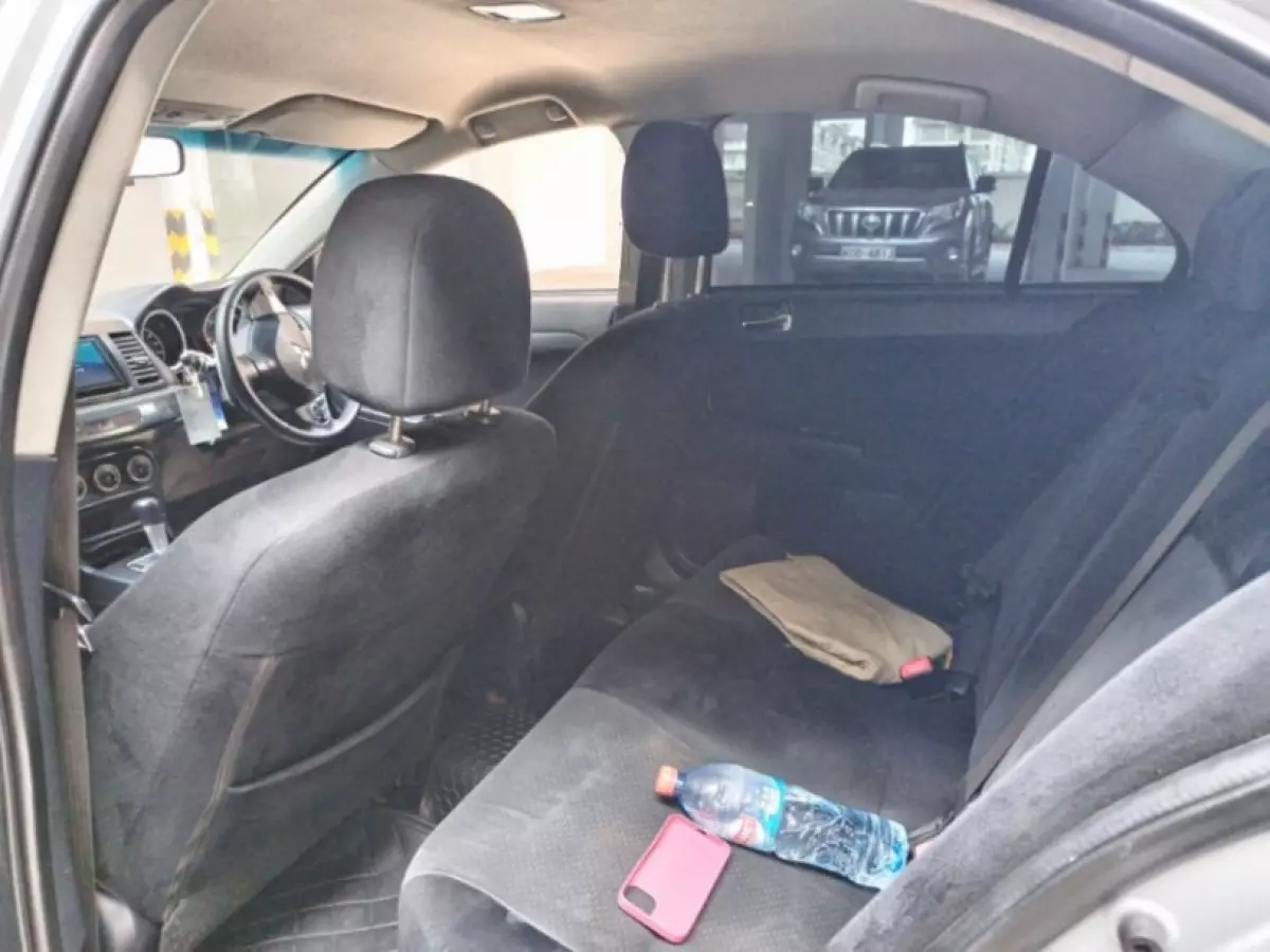 interiorBack