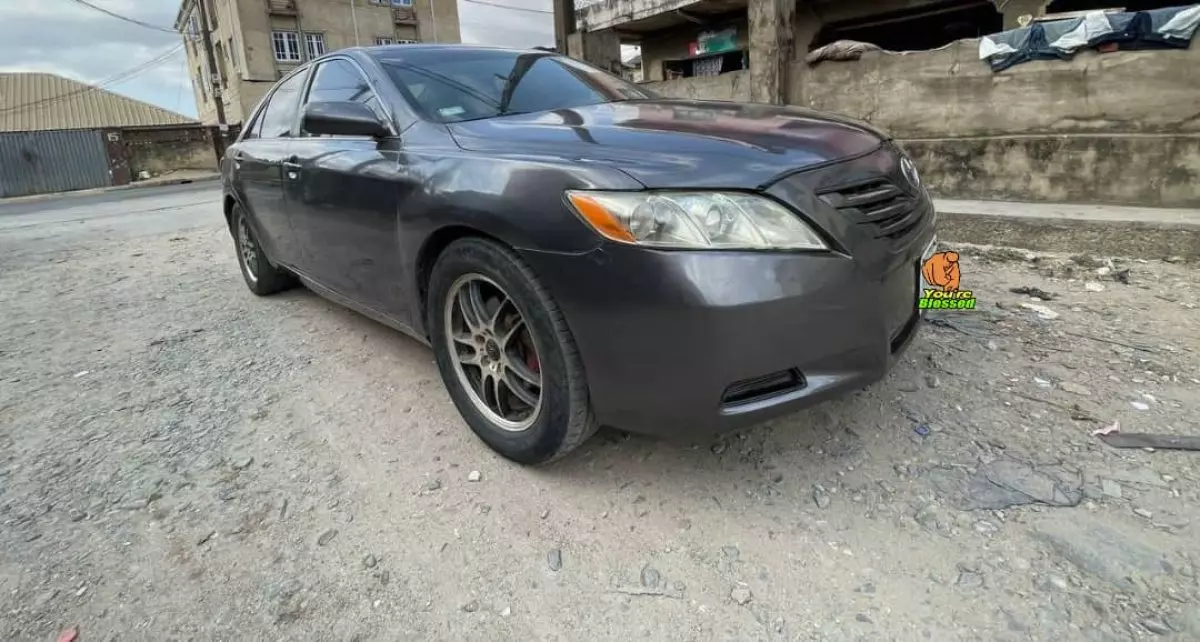 Toyota Camry - 2008