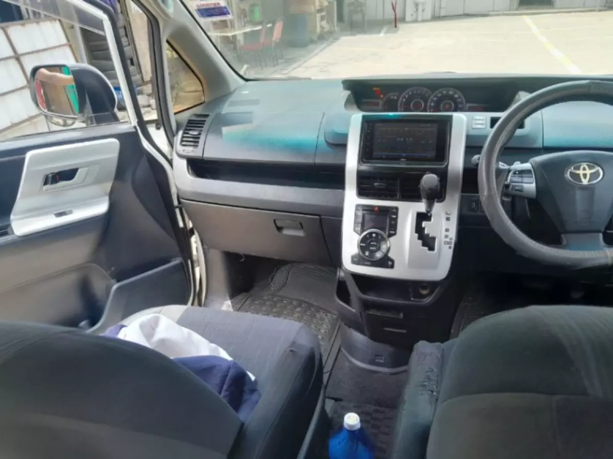 interiorFront