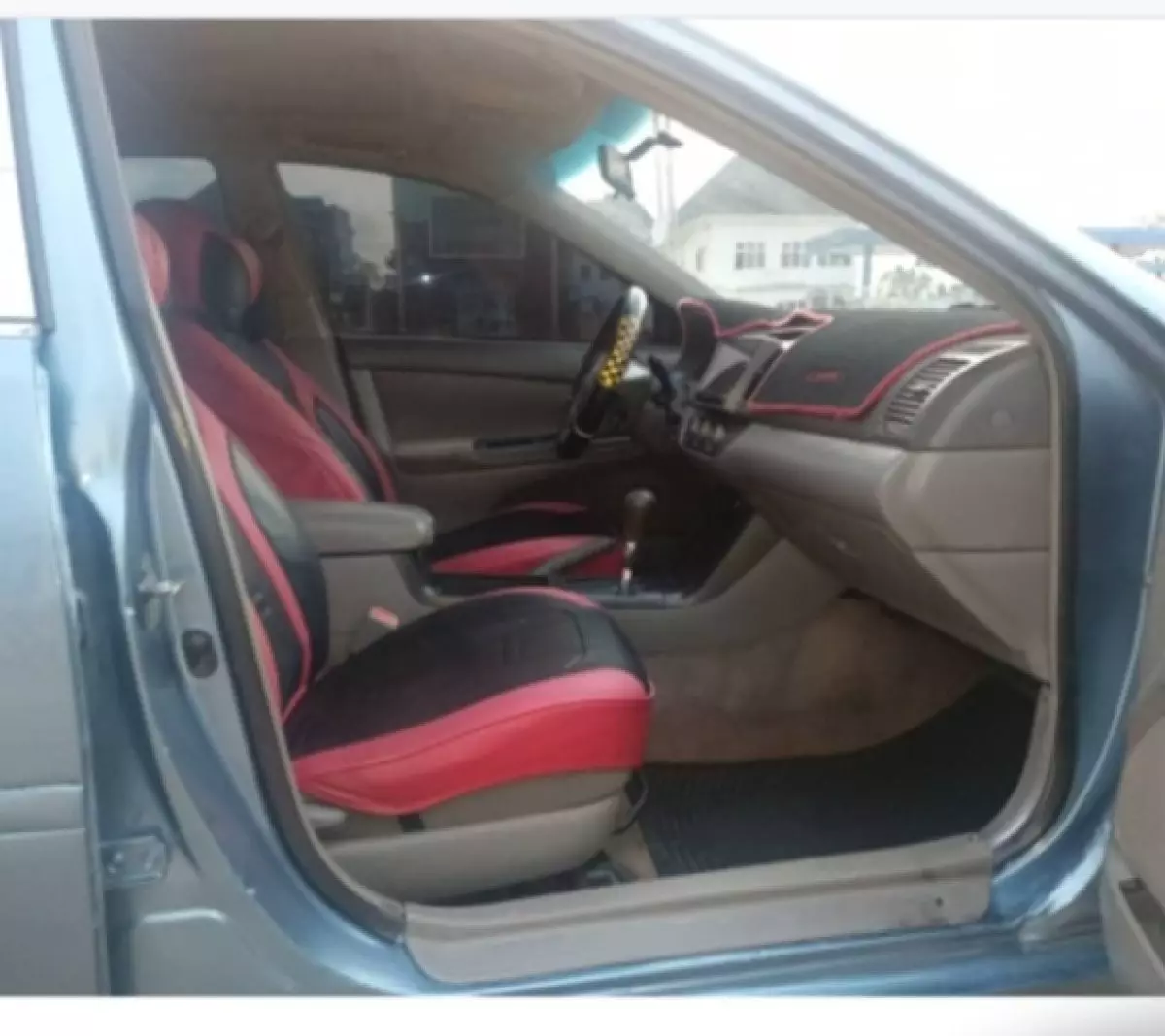 interiorFront