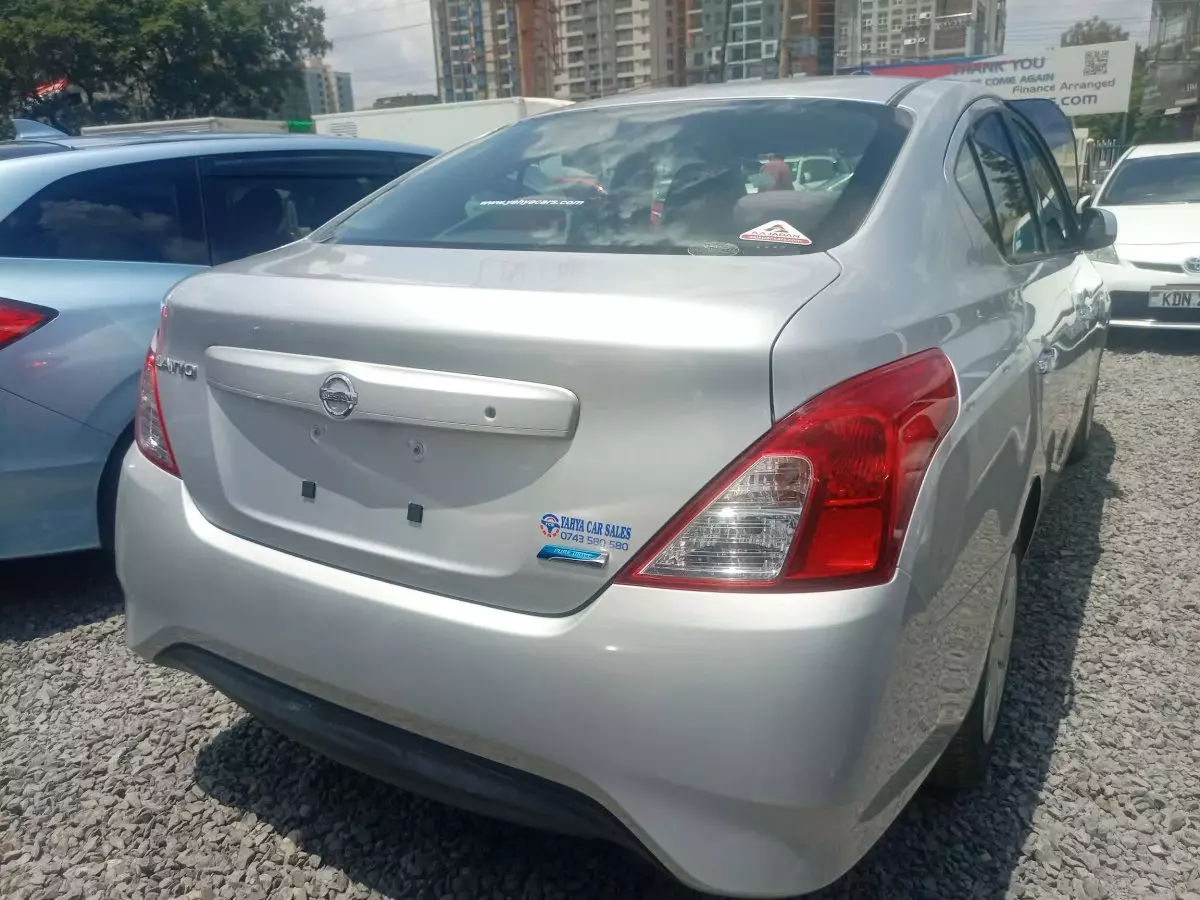 car Right Back