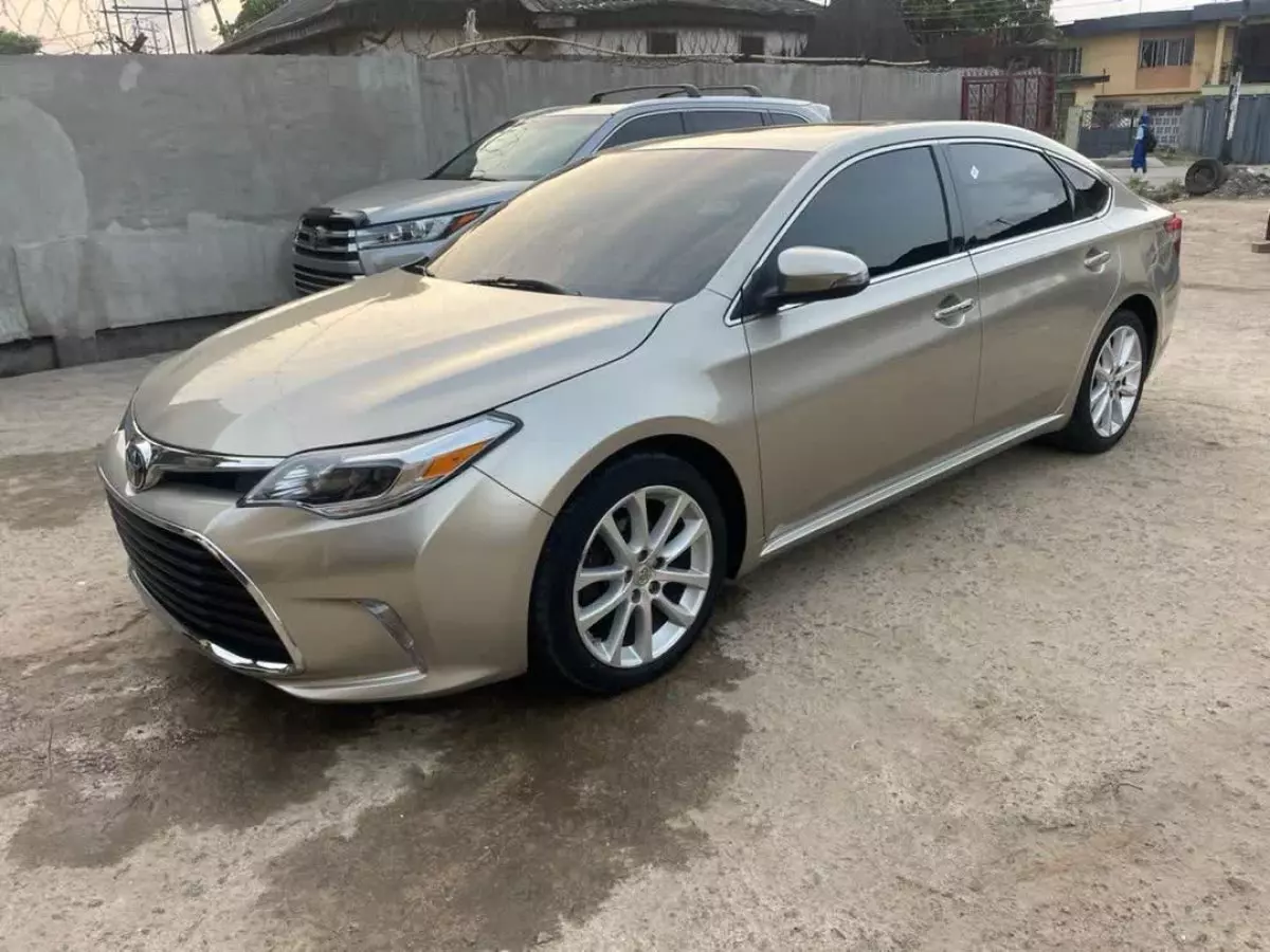 Toyota Avalon - 2013