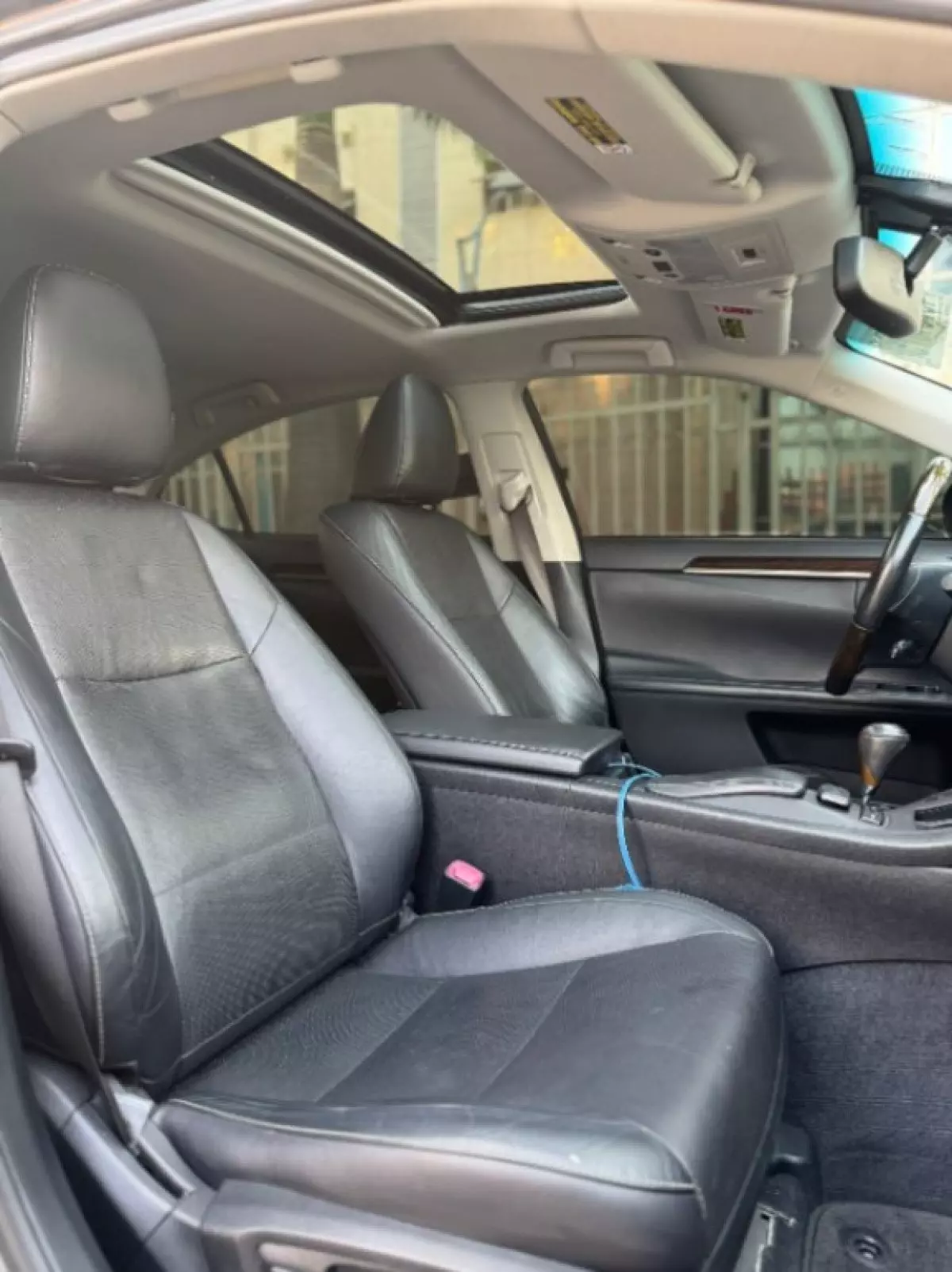 interiorFront