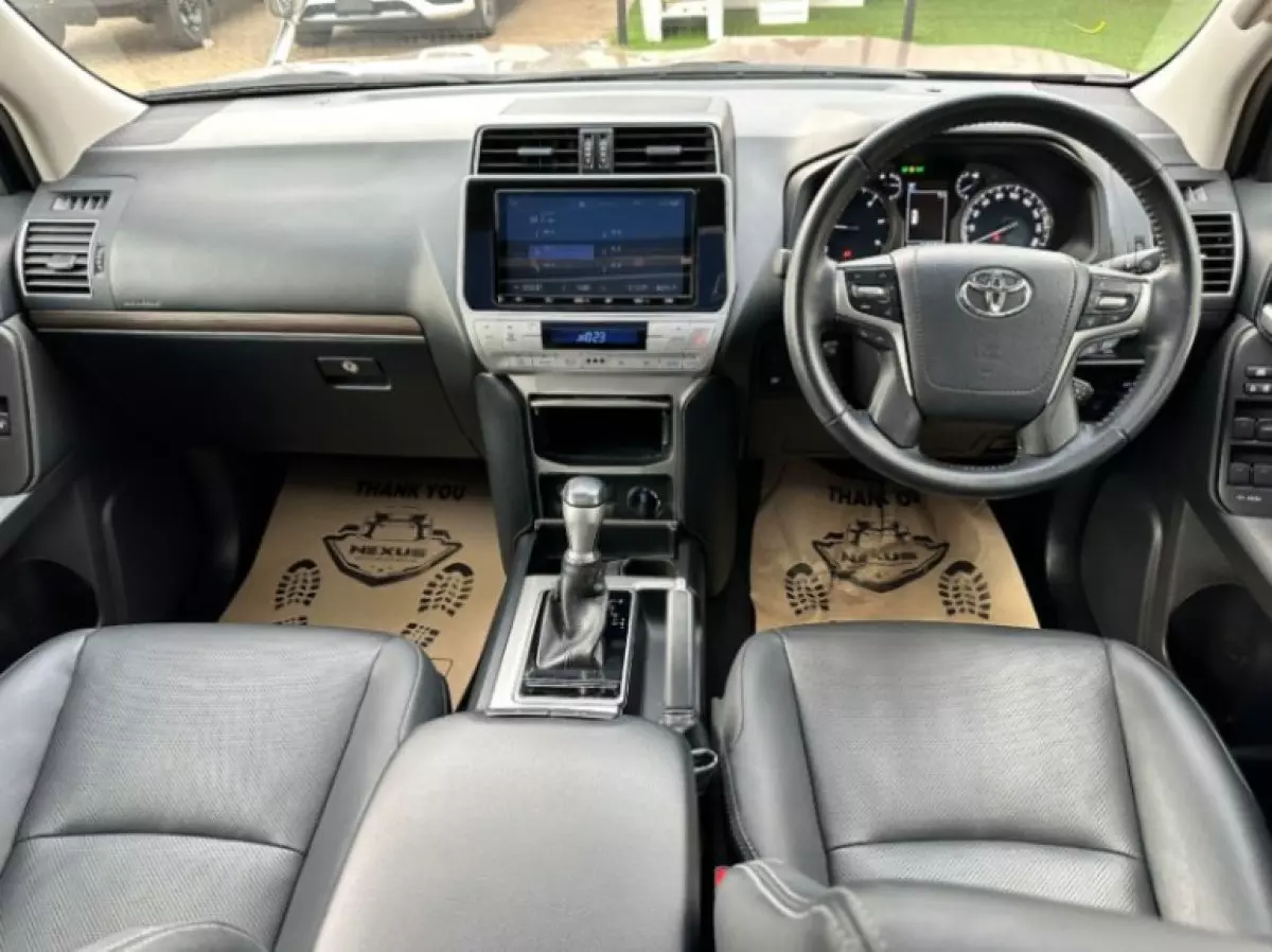 interiorFront