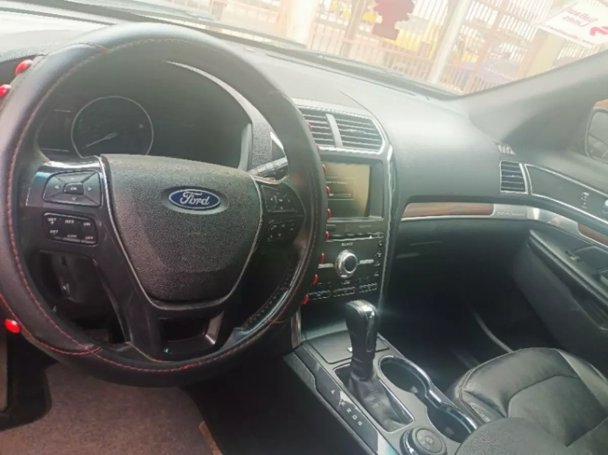 interiorFront