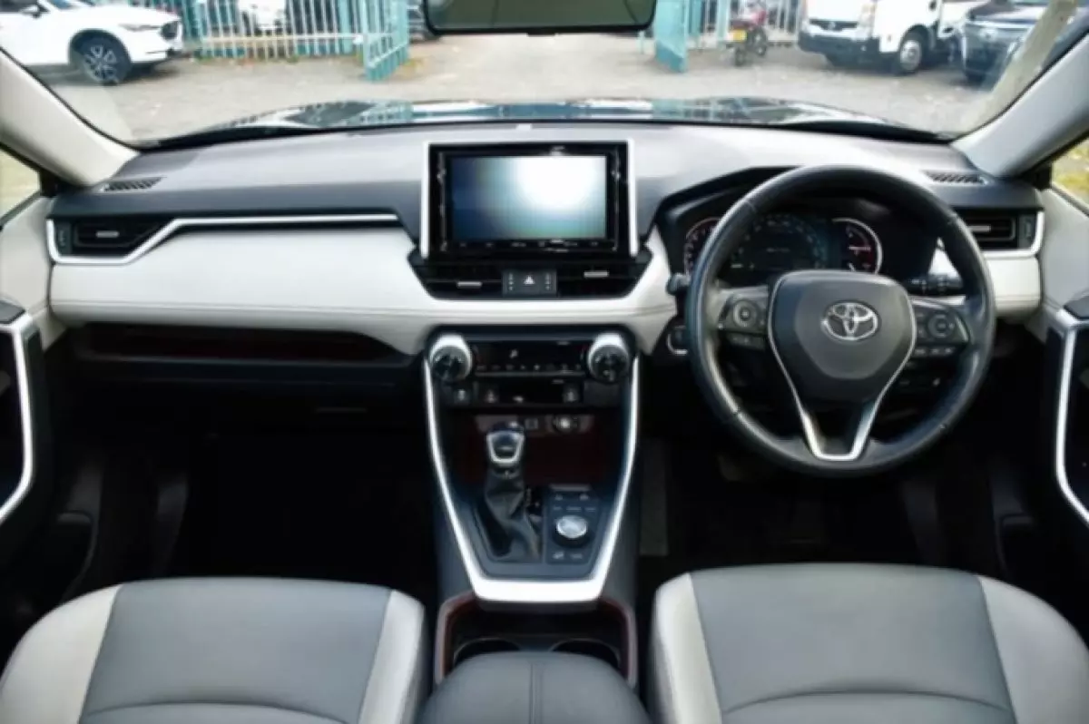 interiorFront