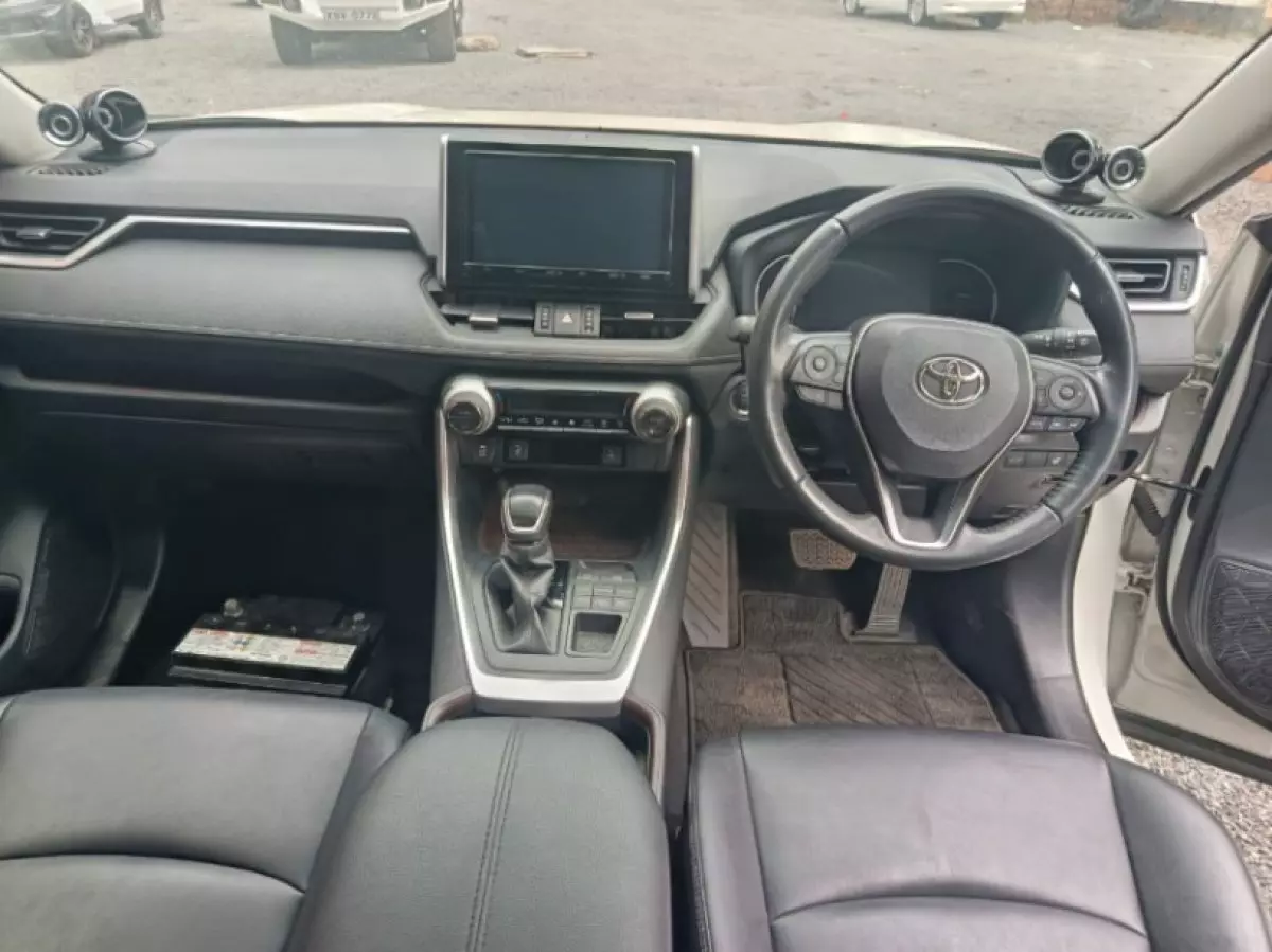 interiorFront