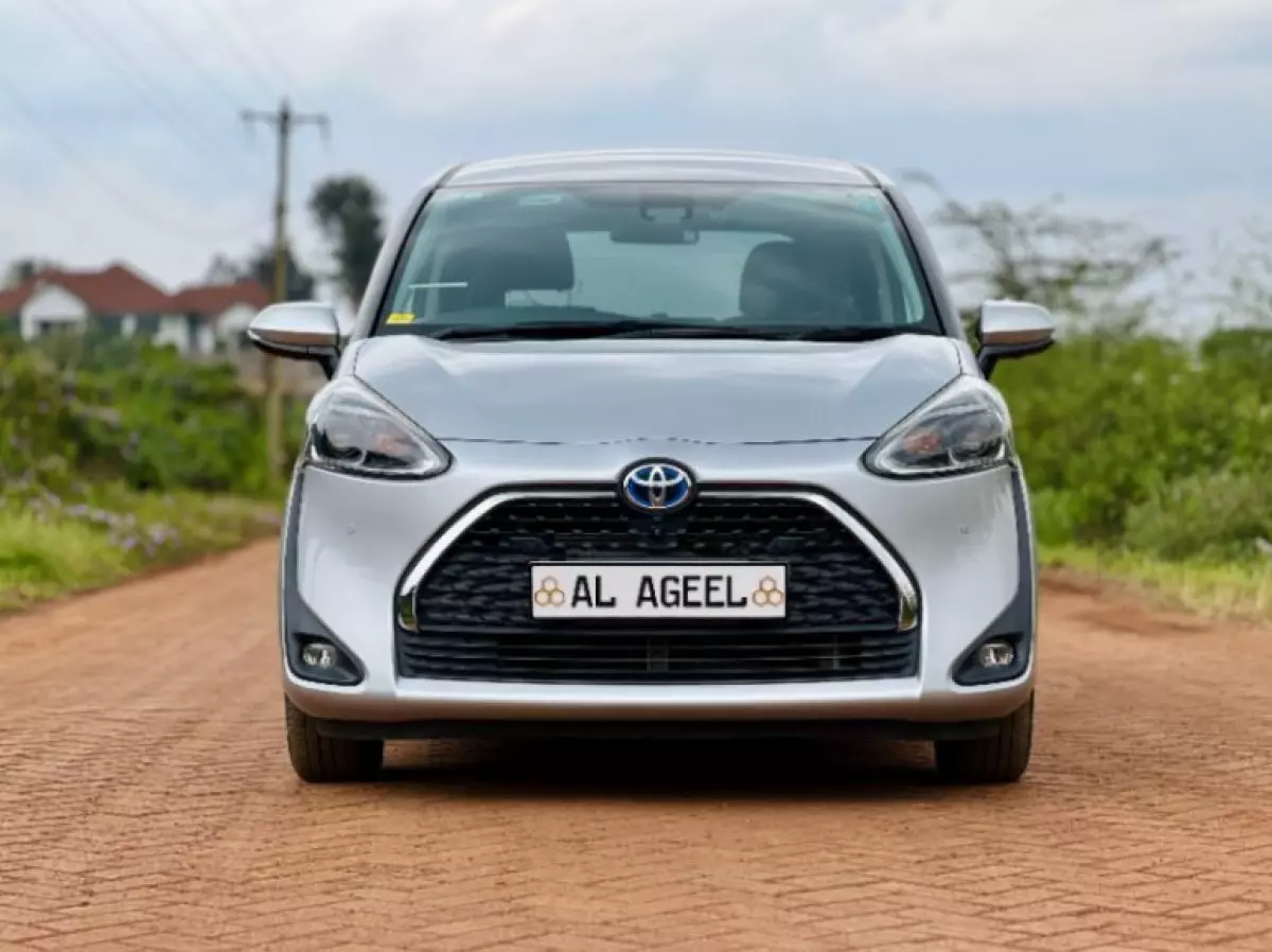 Toyota Sienta Hybrid  - 2018