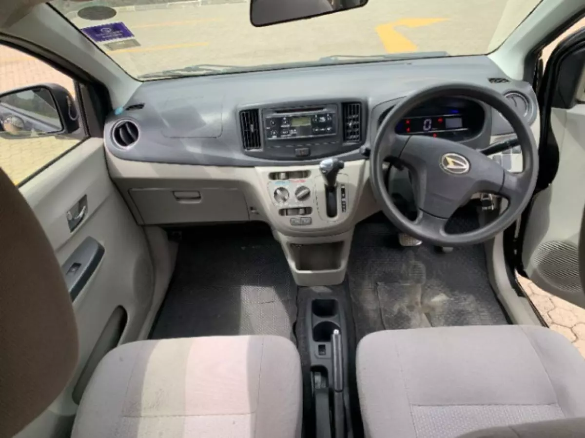 interiorFront