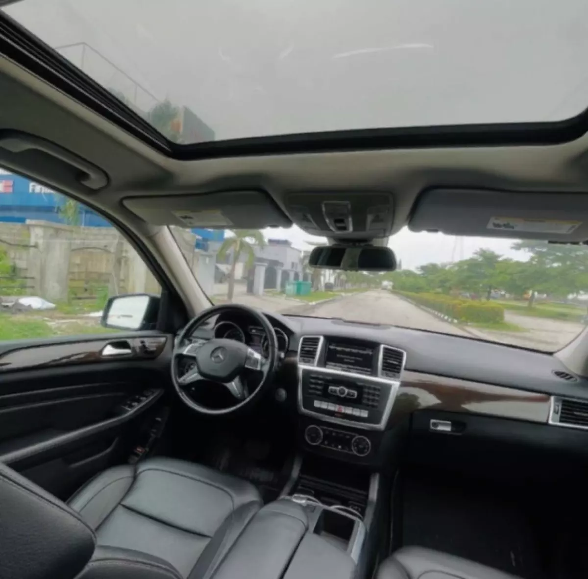 interiorFront