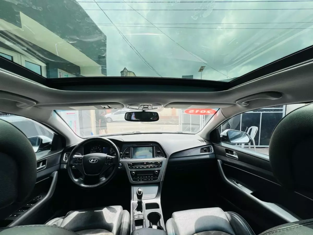 interiorFront