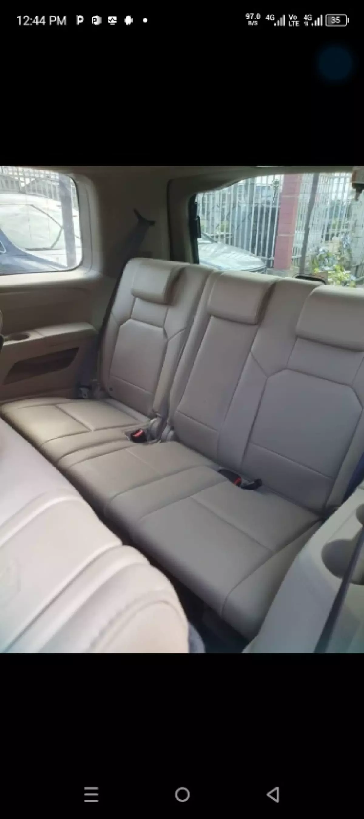 interiorBack