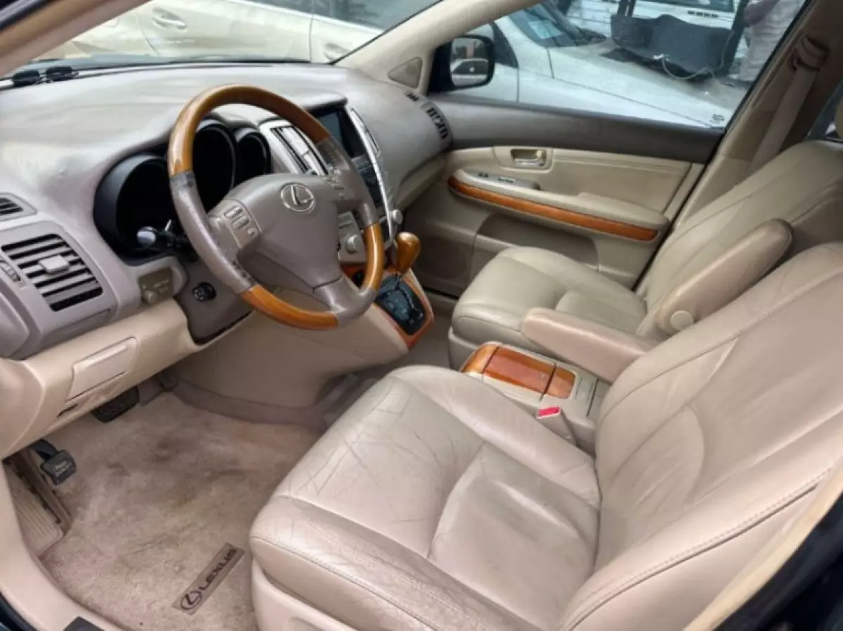 interiorFront
