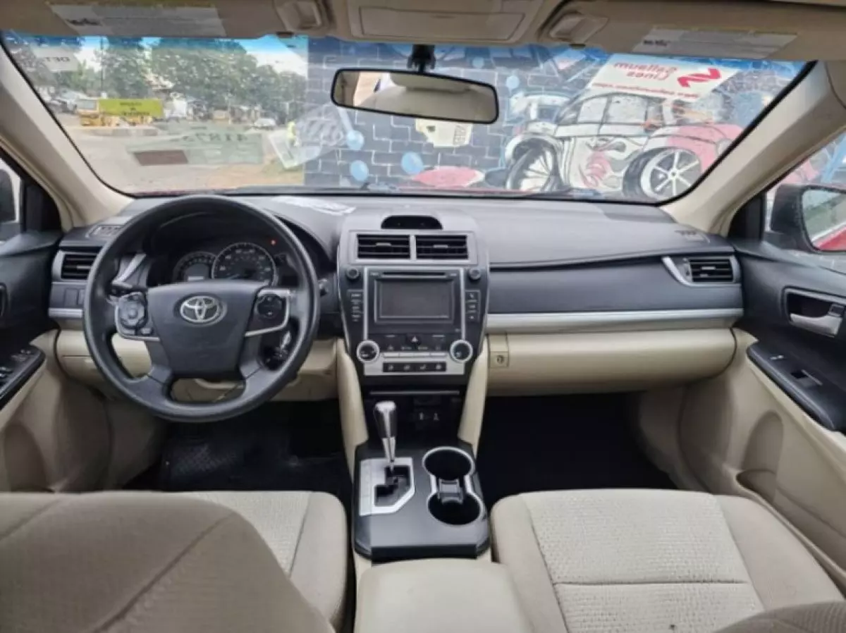 interiorFront