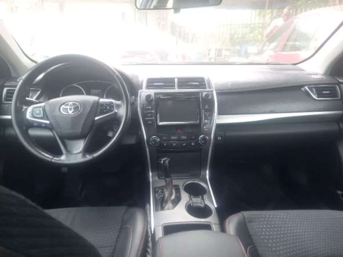 interiorFront