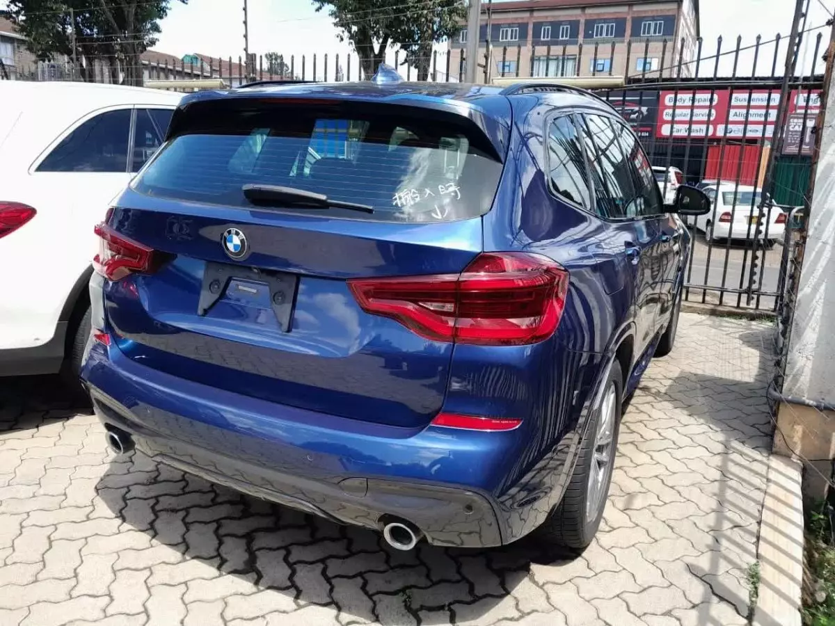 car Right Back