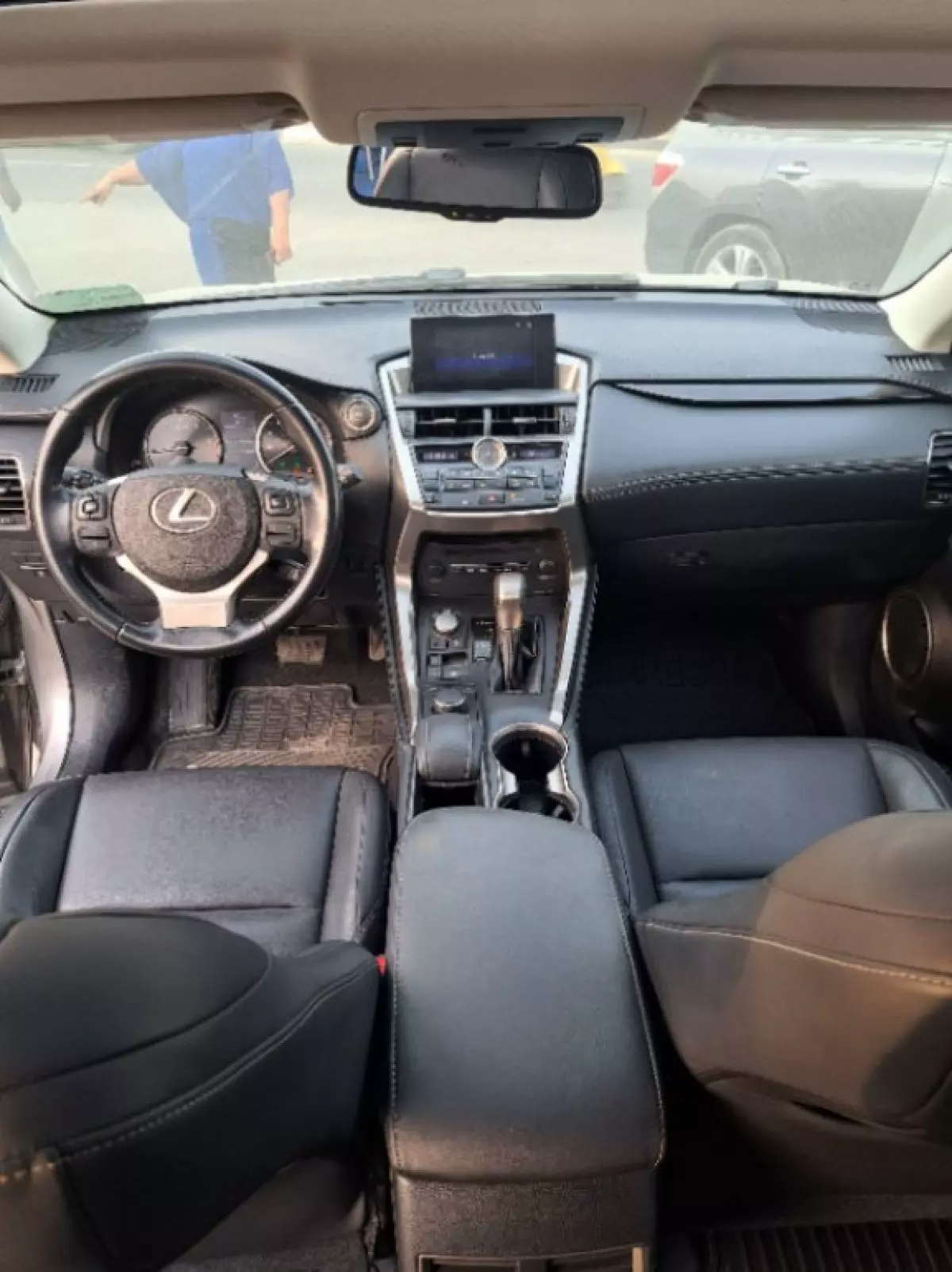 interiorFront
