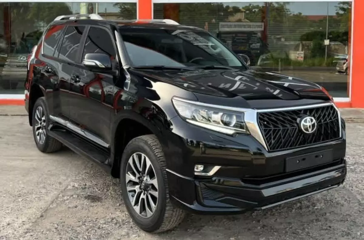 Toyota Landcruiser Prado - 2023