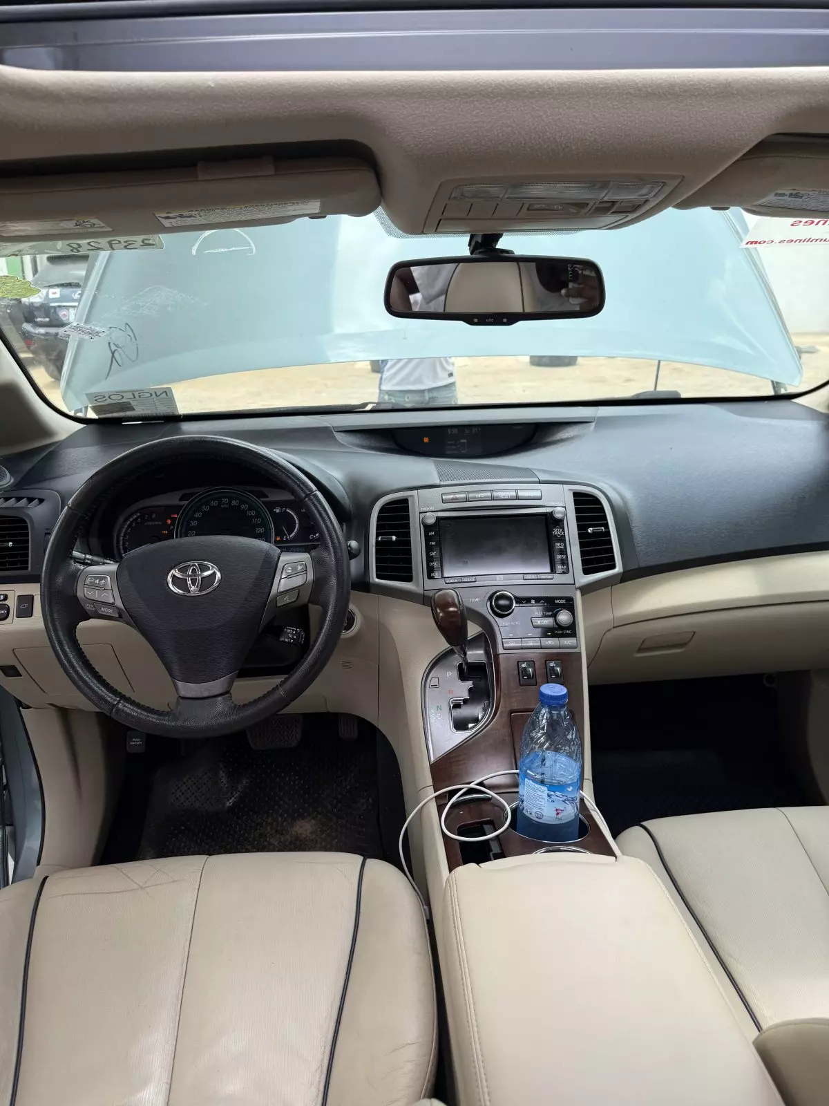 interiorFront
