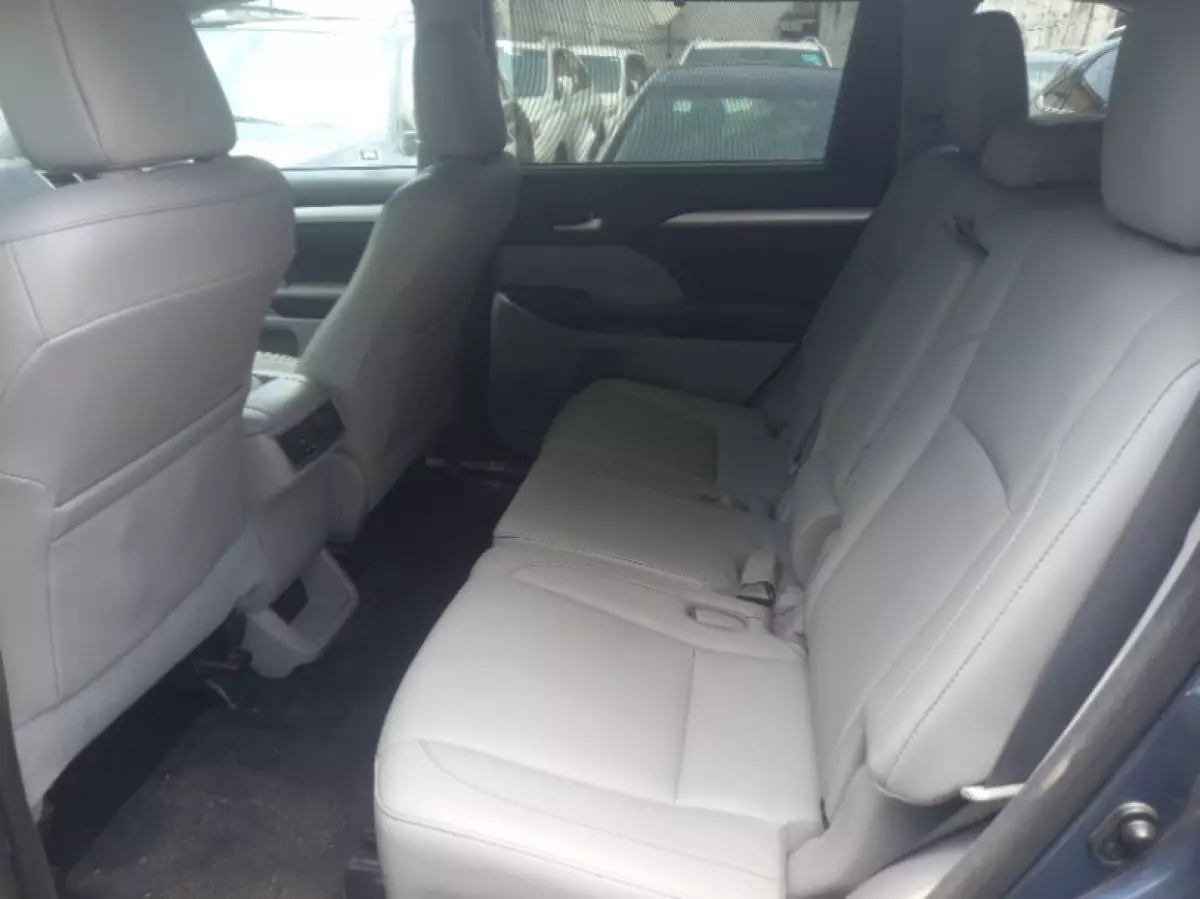 interiorBack