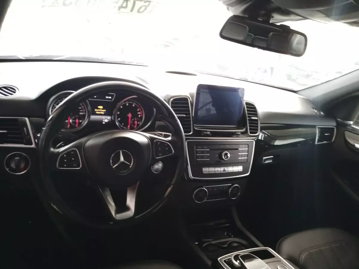 car Right Back