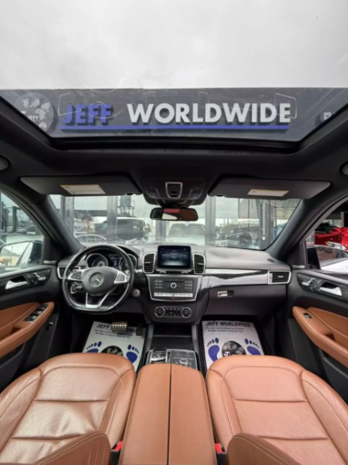 interiorFront