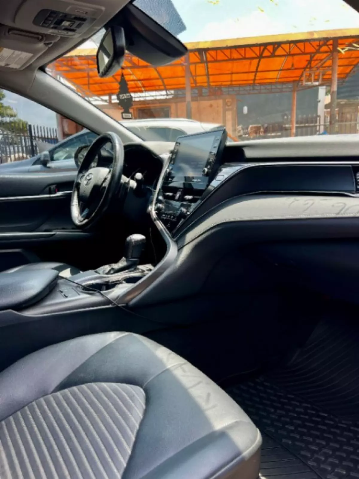 interiorFront