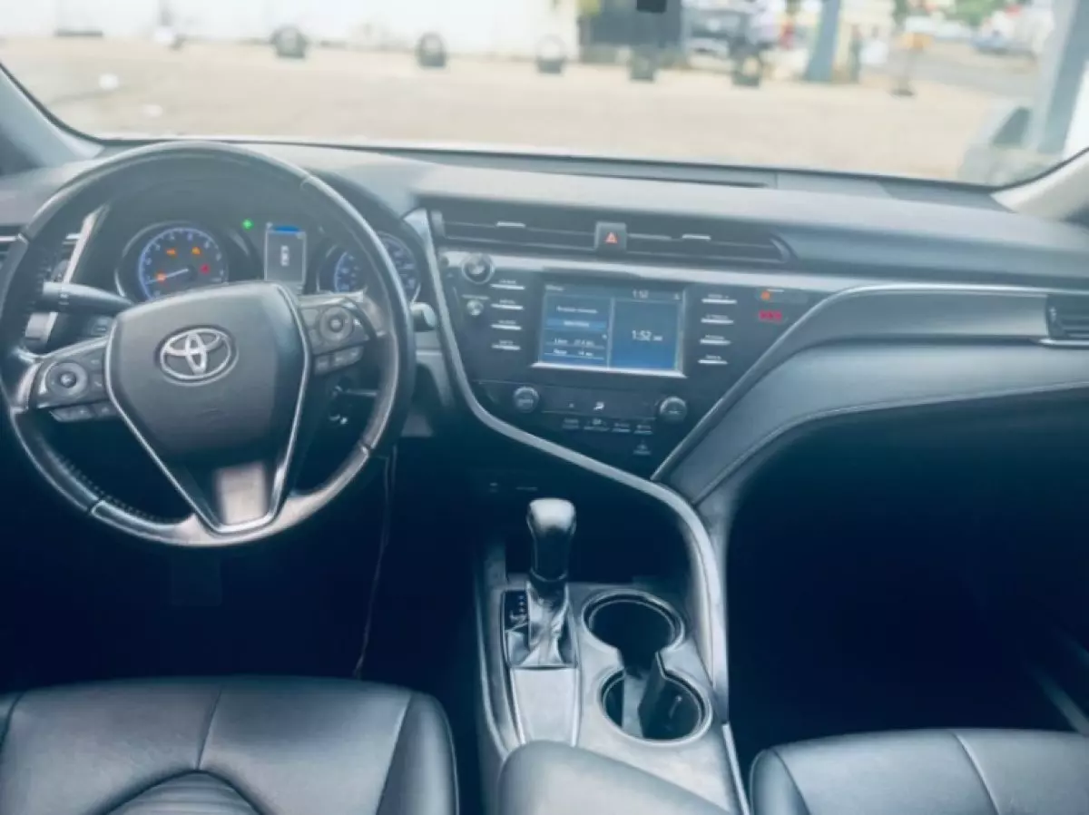 interiorFront