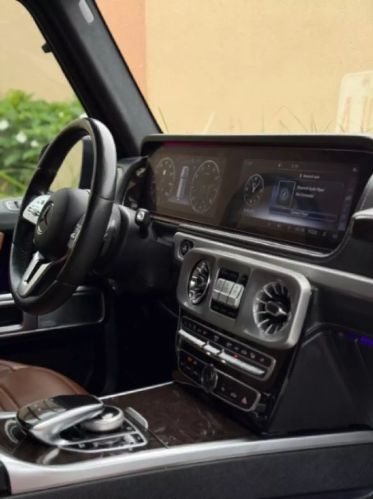 interiorFront