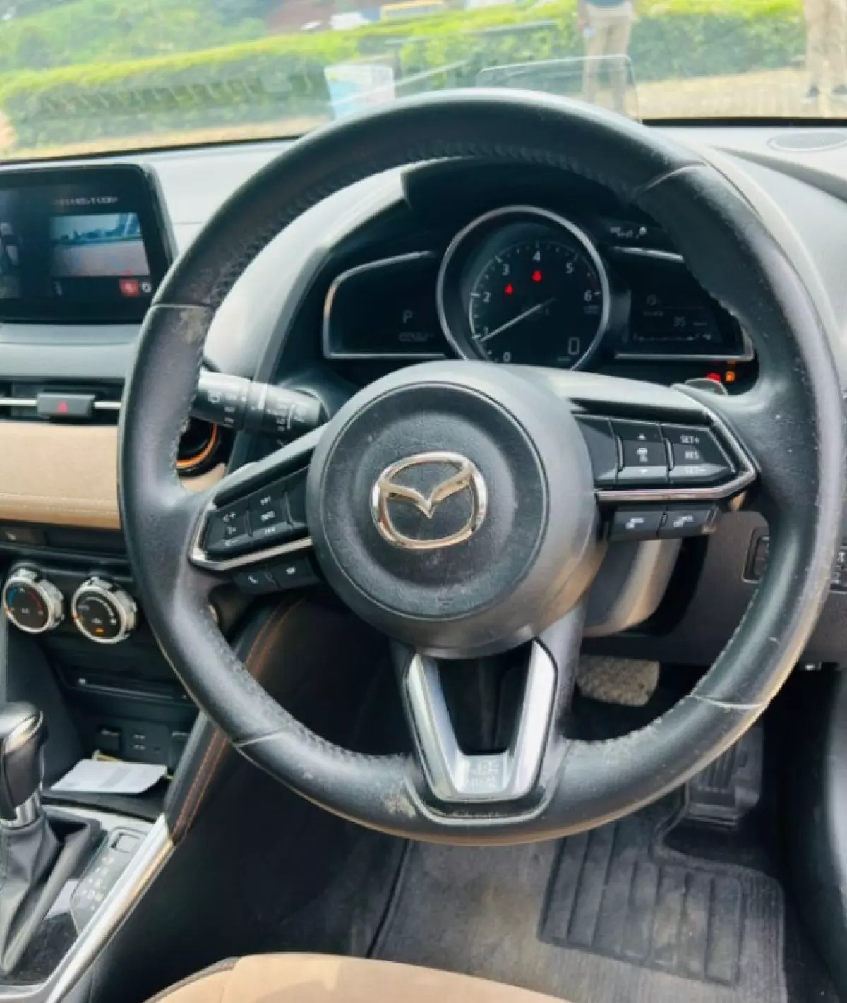 interiorFront