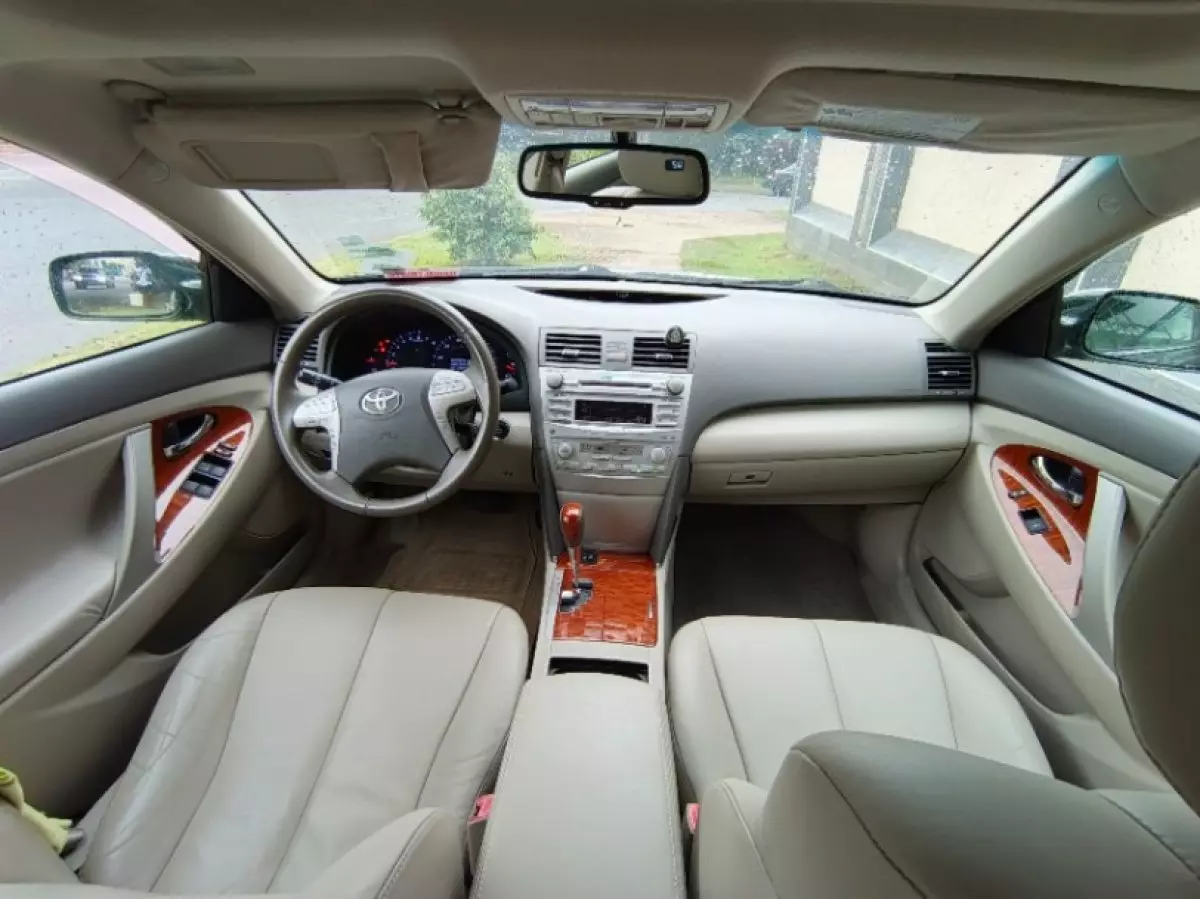 interiorFront