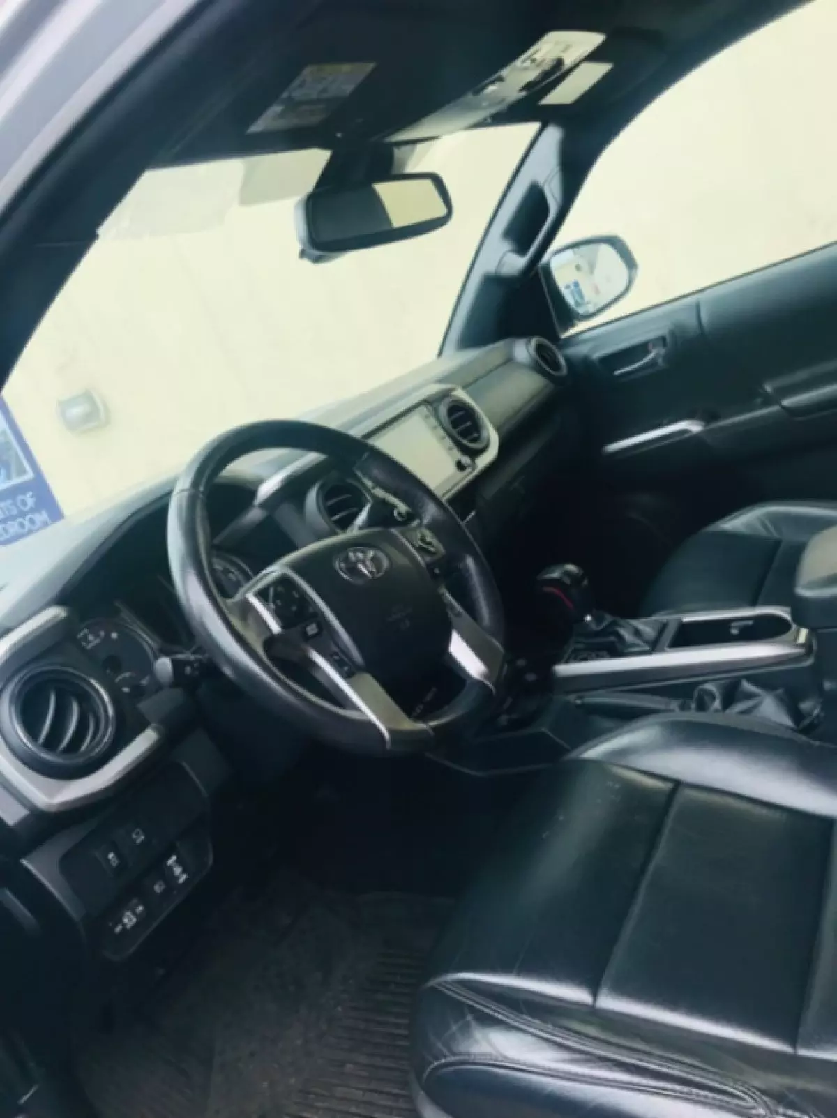 interiorFront