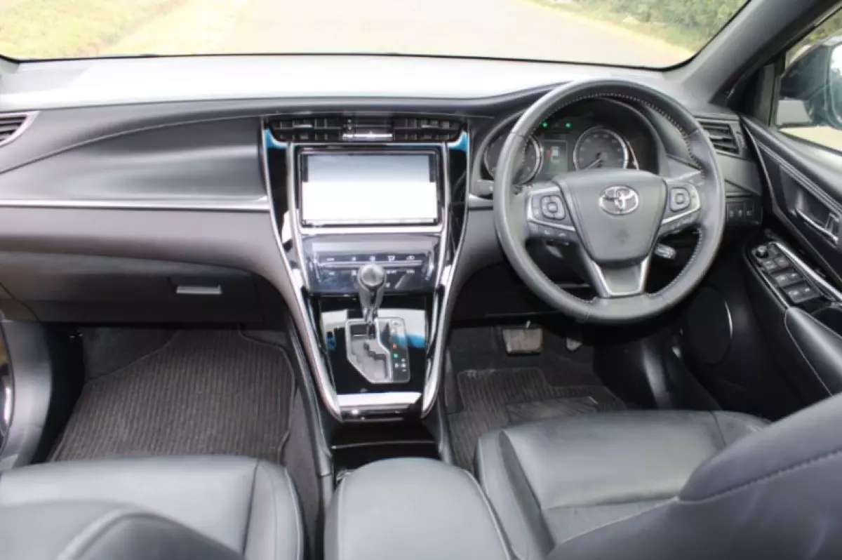 interiorFront