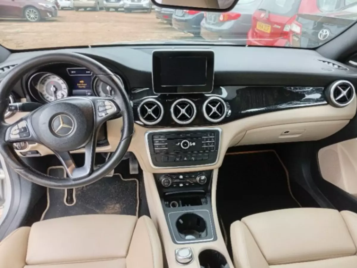 interiorFront