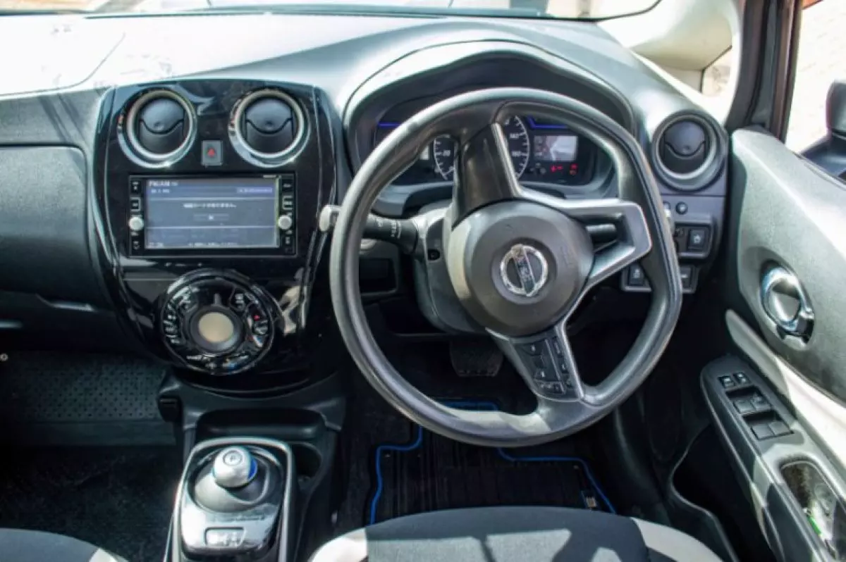 interiorFront