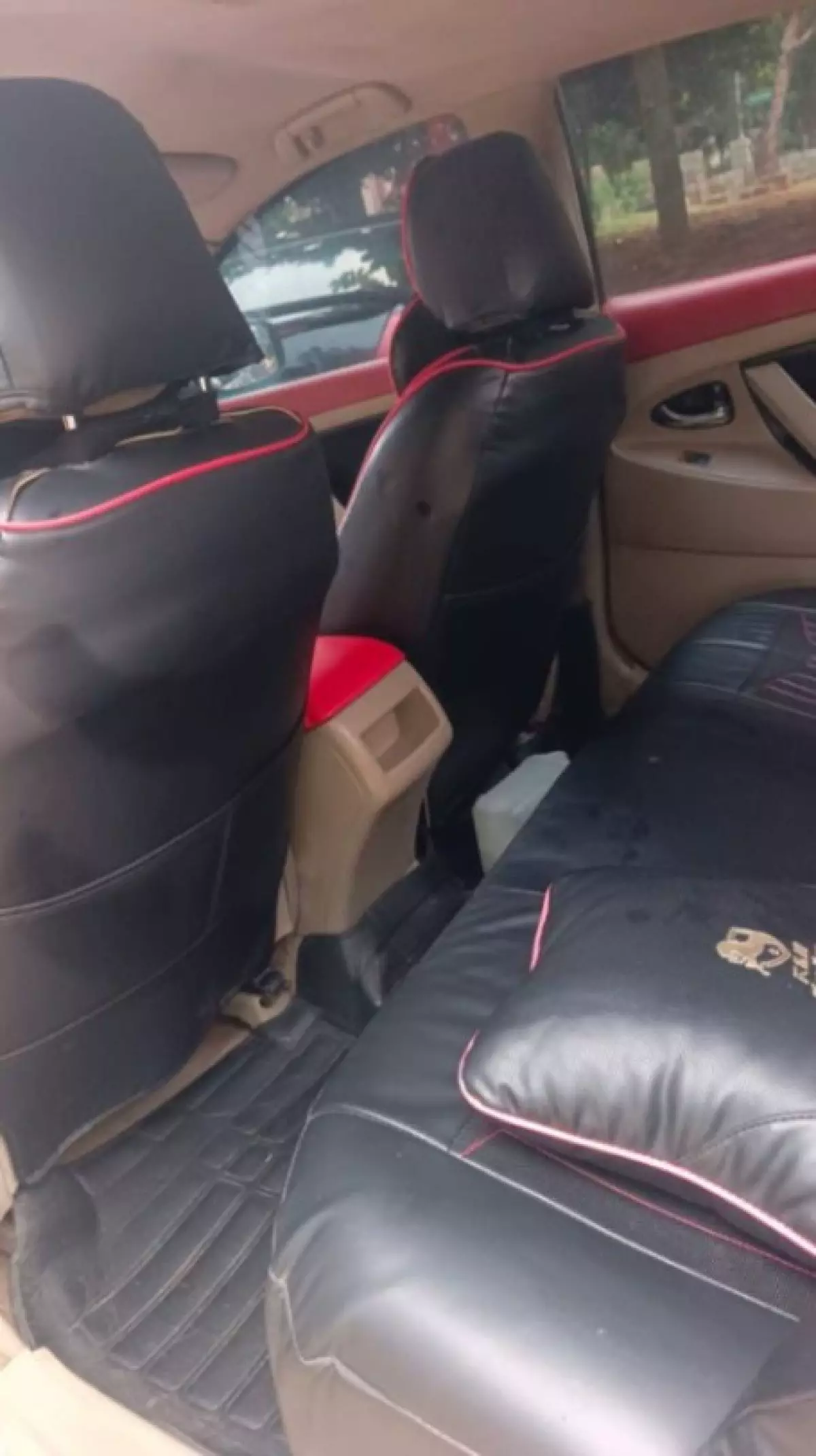 interiorBack