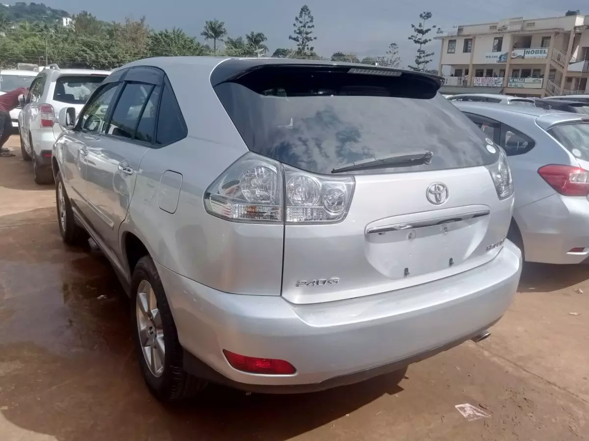 Toyota Harrier - 2011